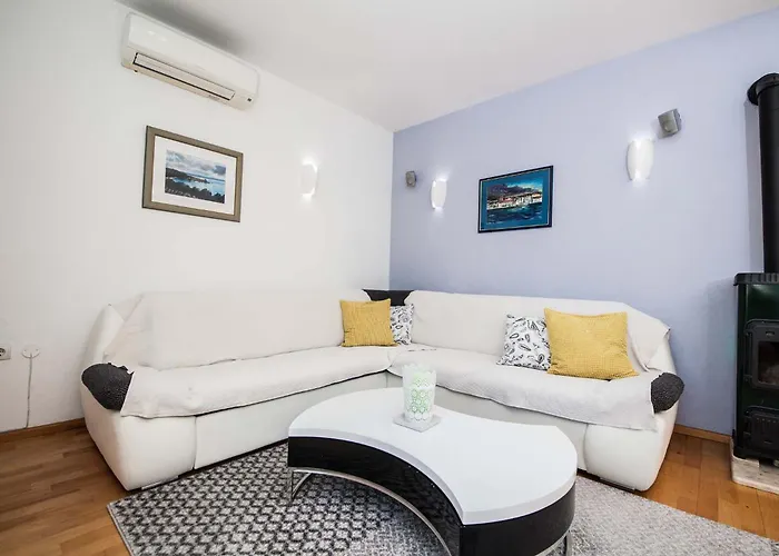 Sarena Макарська