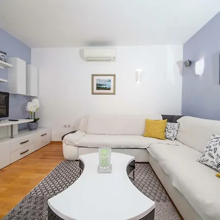 Apartamento Sarena *